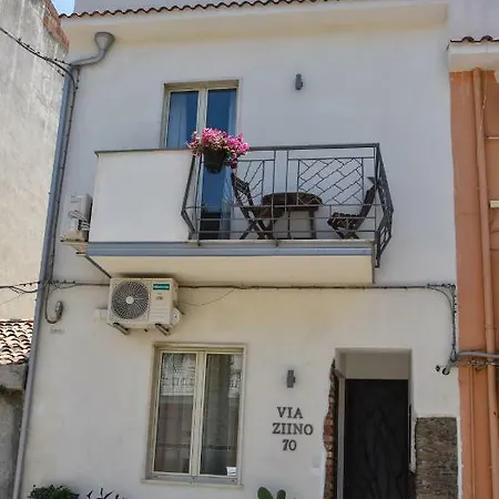 Via Ziino 70 Oliveri